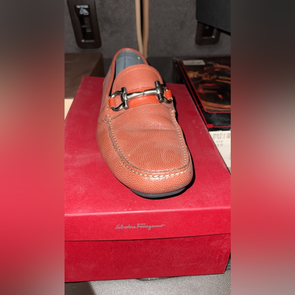 Brand new he never wore them